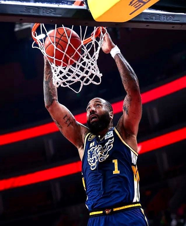 关于甘肃兰州队客场失利，排名下滑的信息